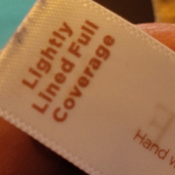 Totally Smooth Lightly Lined Full Coverage Bra - Picture 13 of 14